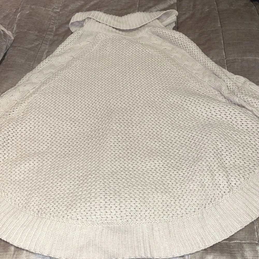 UGG Cream Sweater Cape Buttondown Poncho - Picture 12 of 13